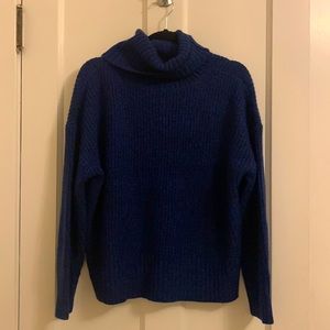 NWOT Blue winter sweater. Sanctuary. Size medium